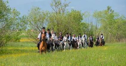 Péntekre érkeznek meg a somlyói nyeregbe a lovas zarándokok